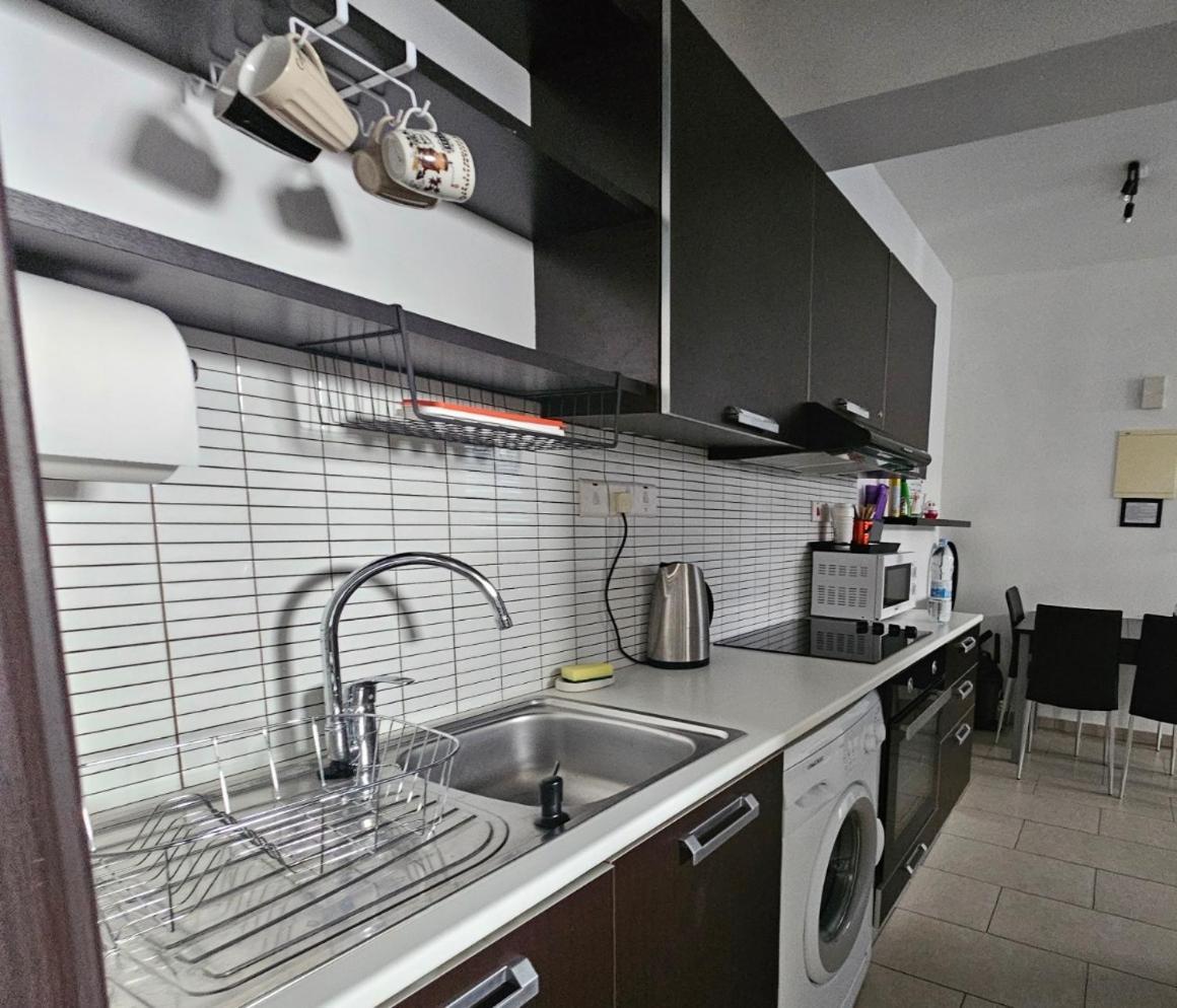 Nina Court Residence - University Of Cyprus - Aglantzia Bagian luar foto